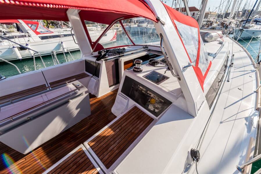 Oceanis 48  | Flou
