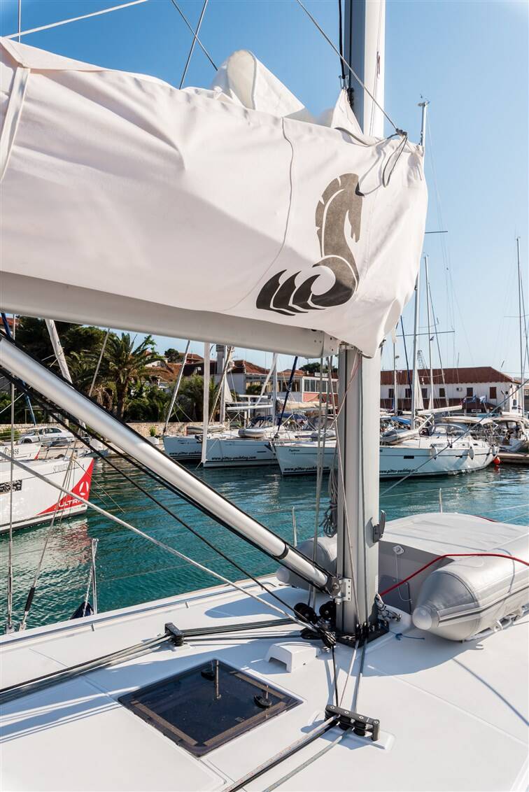 Oceanis 48  | Flou