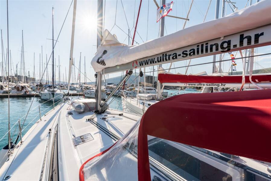 Oceanis 48  | Flou