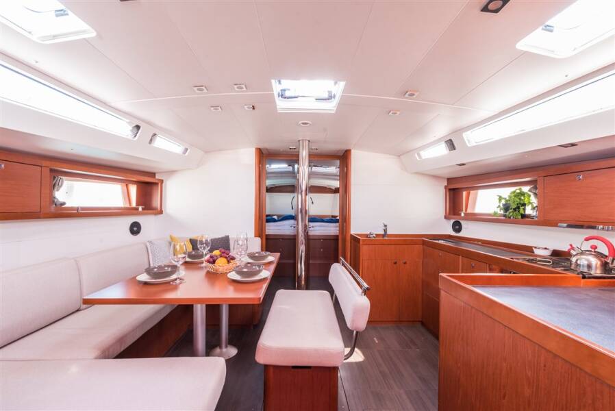 Oceanis 48  | Flou
