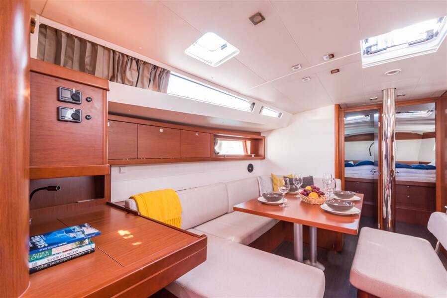 Oceanis 48  | Flou