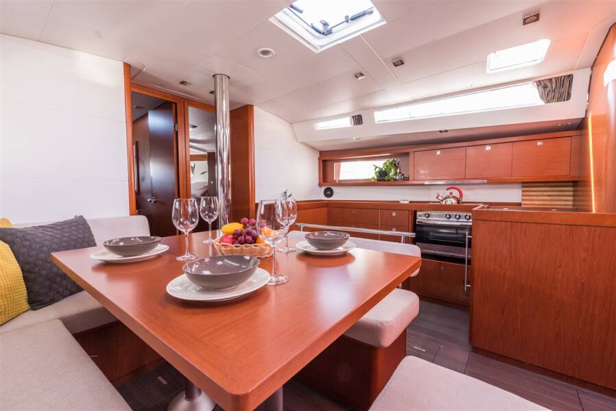 Oceanis 48  | Flou
