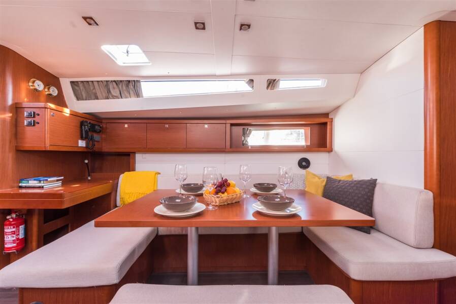 Oceanis 48  | Flou