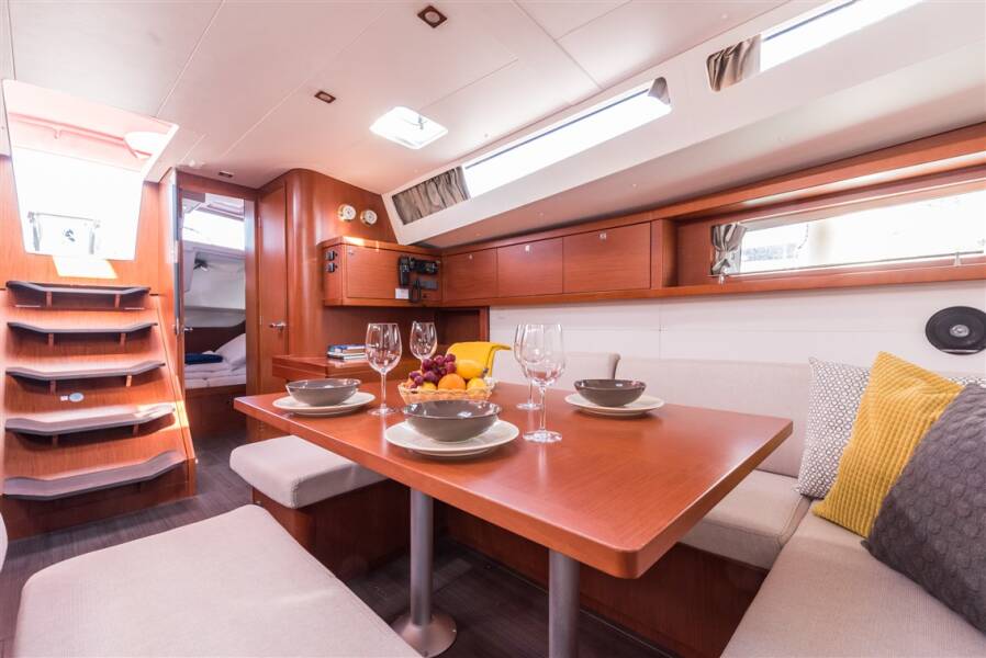 Oceanis 48  | Flou