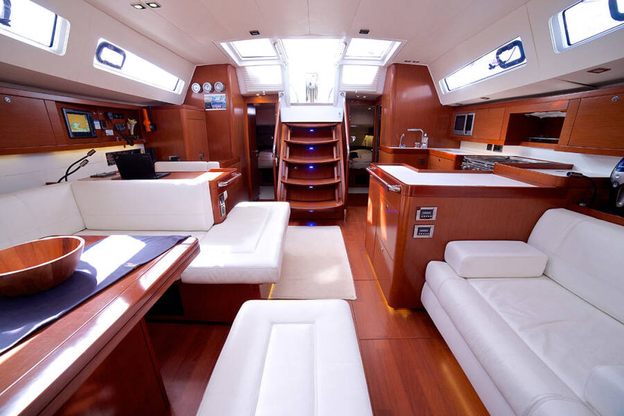Oceanis 58  | Queen Axiera