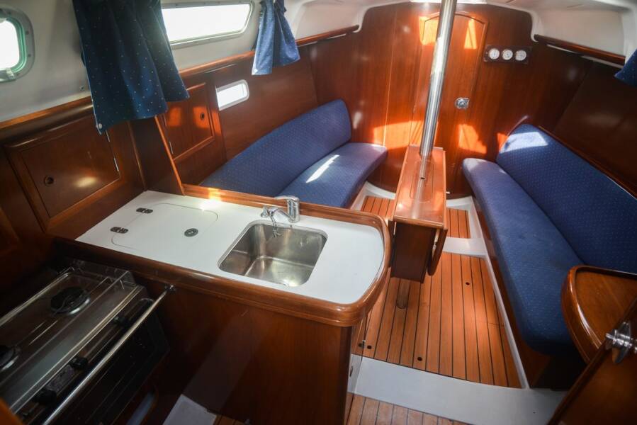 Oceanis Clipper 323  | Despina