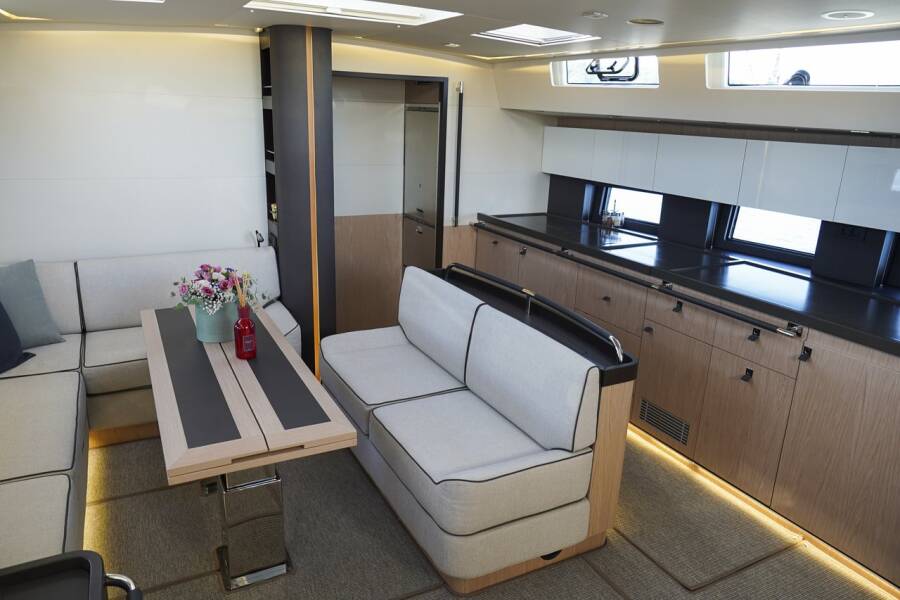 Oceanis Yacht 62  | Onyx