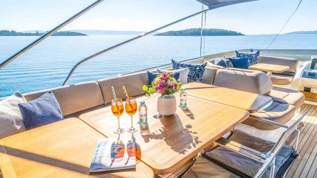 Princess Y85  | Insieme