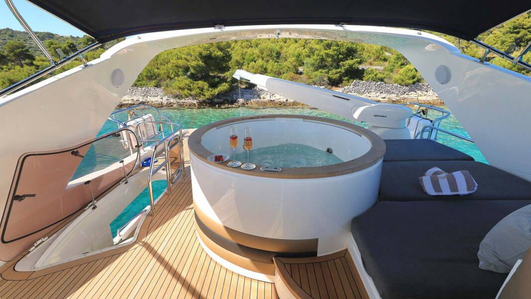 Princess Y85  | Insieme
