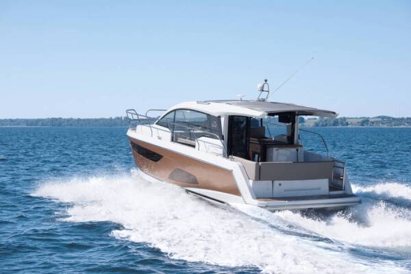 Sealine C330