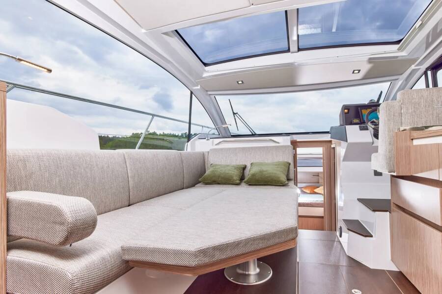 Sealine C335 | Min Maity