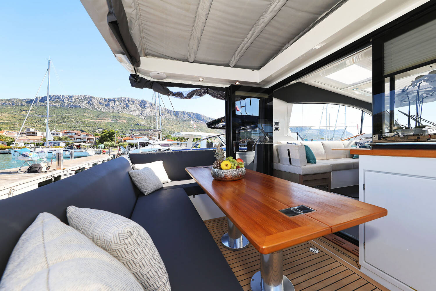 Sealine C390 | Tireless