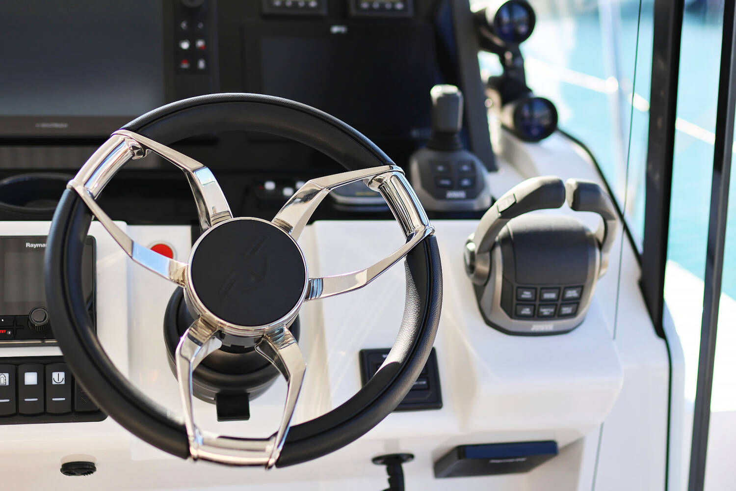 Sealine C390 | Tireless