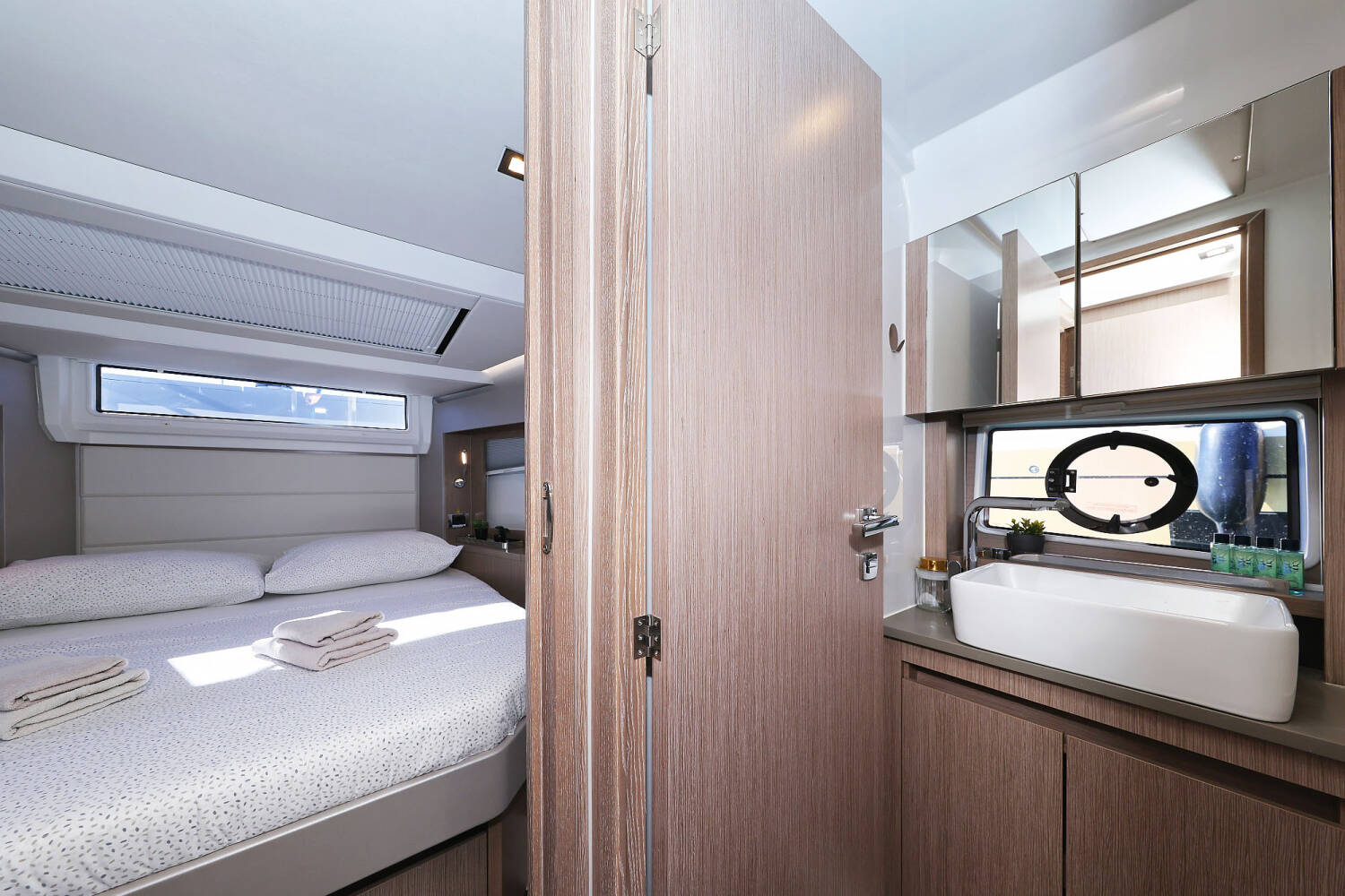 Sealine C390 | Tireless