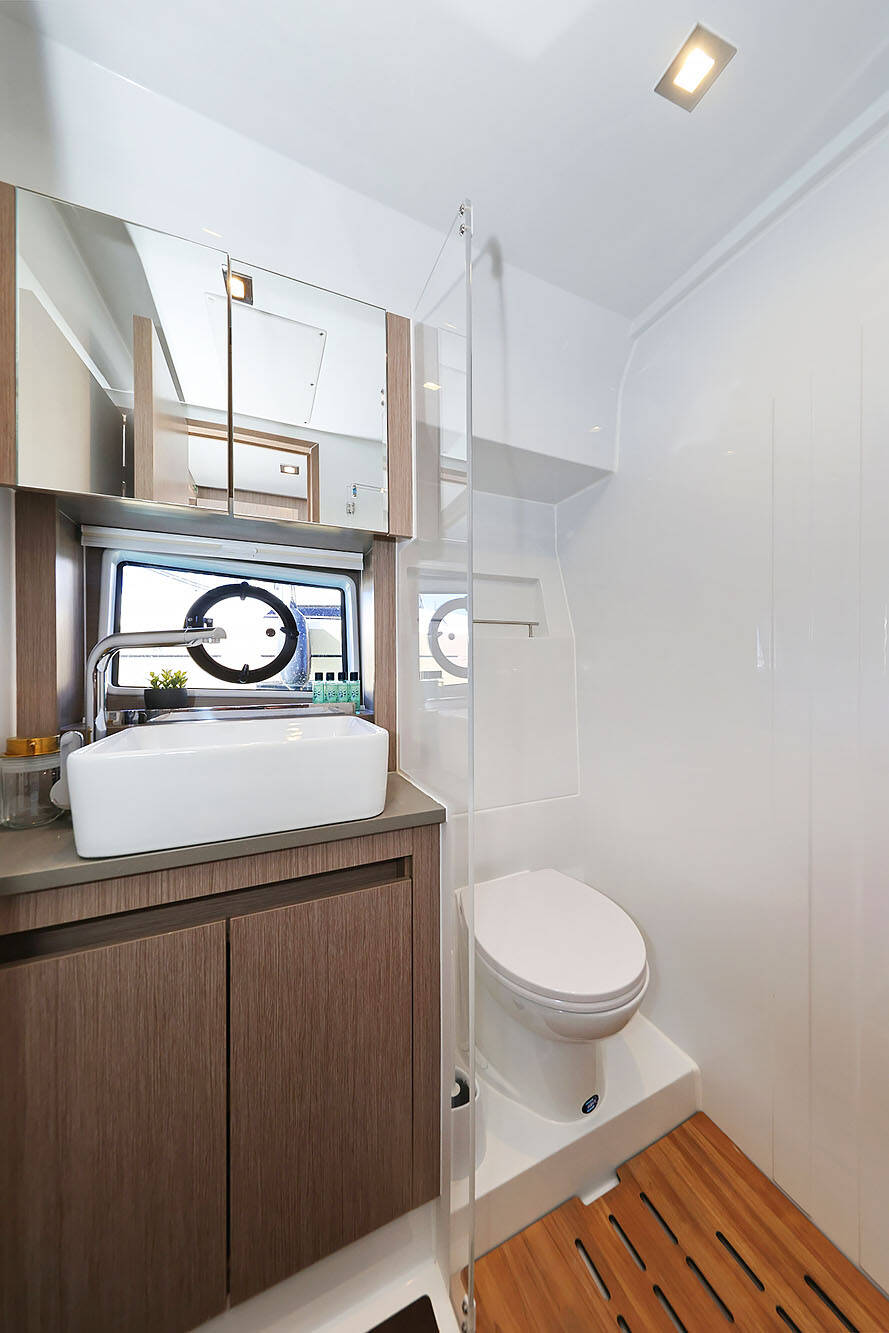 Sealine C390 | Tireless