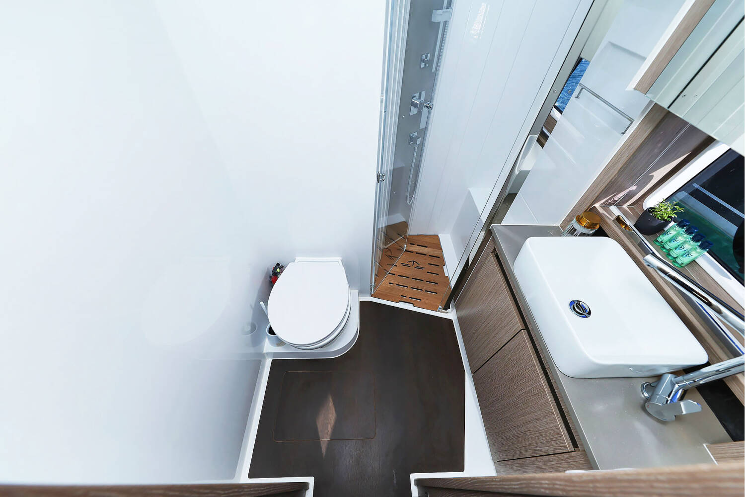 Sealine C390 | Tireless