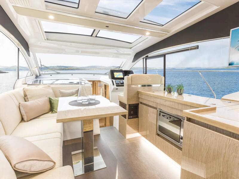 Sealine C390 | Ecstasea