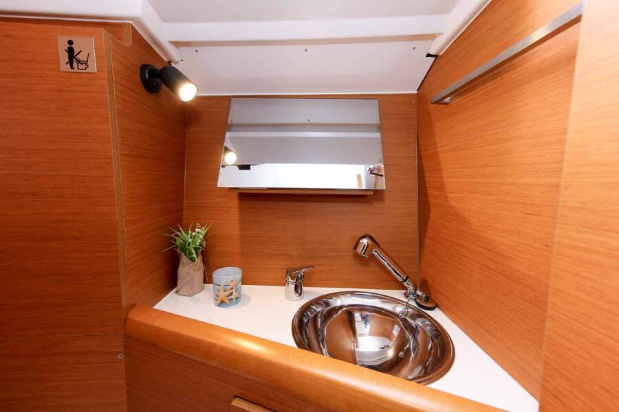 Sun Odyssey 349 | Polly Fun