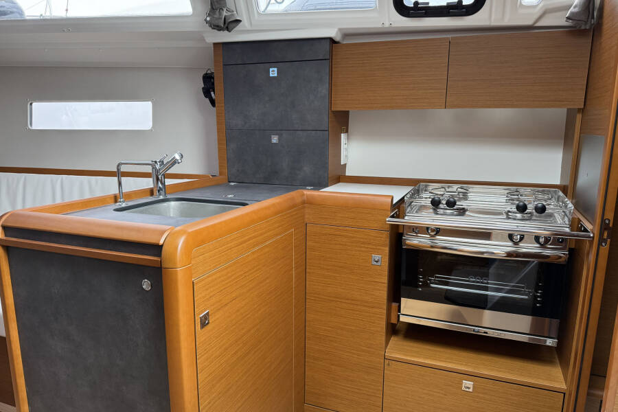 Sun Odyssey 349 | Serineh