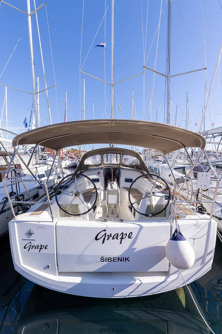 Sun Odyssey 349  | Grape