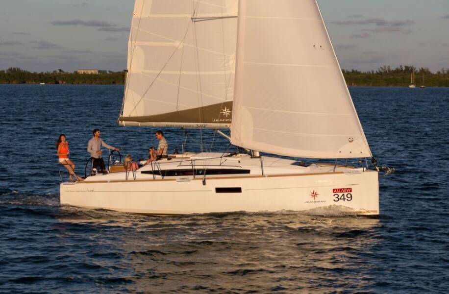 Sun Odyssey 349  | Bravo Kiss