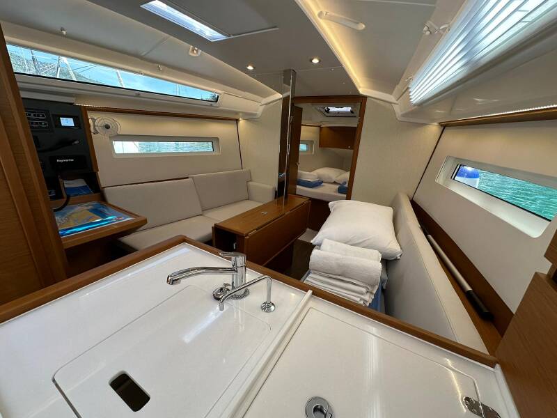 Sun Odyssey 350  | Star Kiss