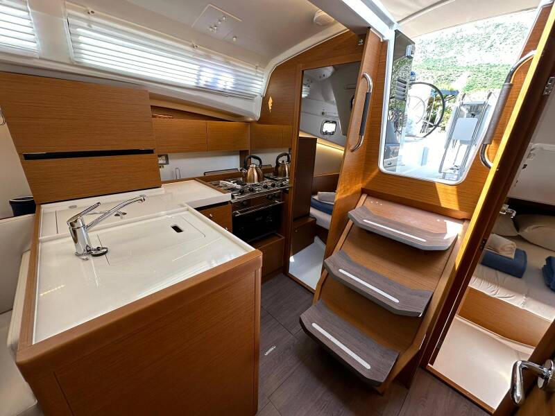 Sun Odyssey 350  | Star Kiss