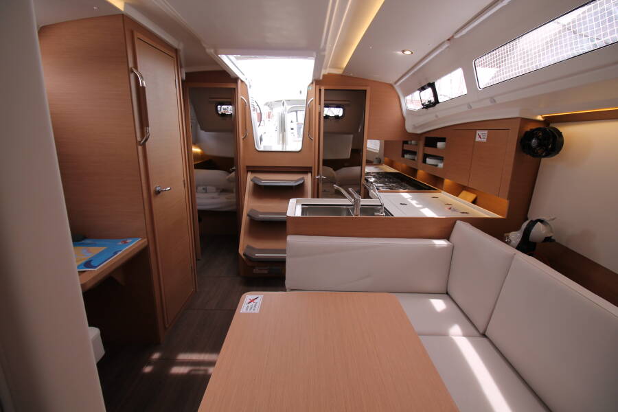 Sun Odyssey 380  | Amelie