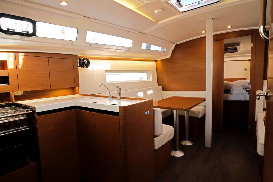 Sun Odyssey 380  | Sea Kiss