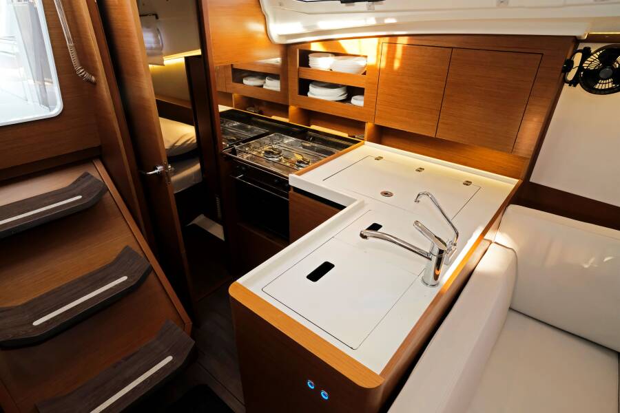 Sun Odyssey 380  | Sea Kiss