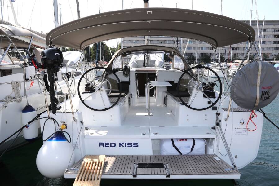 Sun Odyssey 380  | Red Kiss