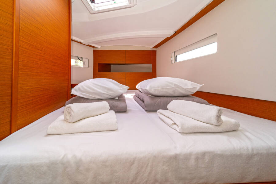 Sun Odyssey 410 | First Date