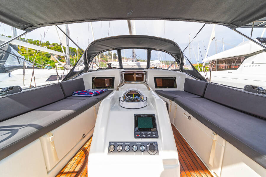 Sun Odyssey 410  | First Date