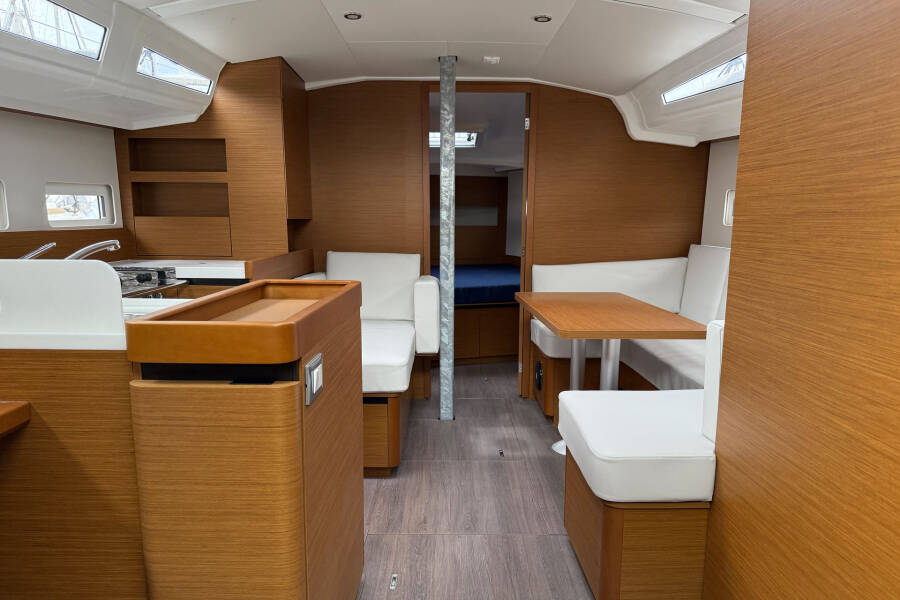 Sun Odyssey 410 | Maral