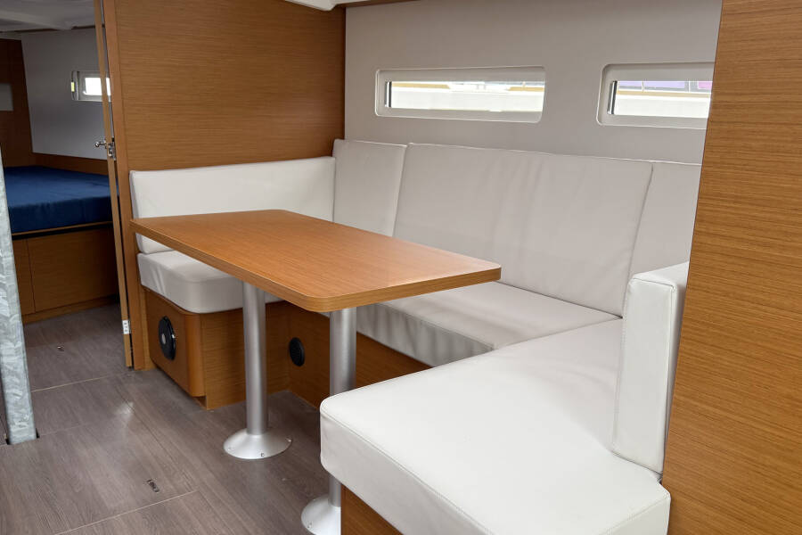 Sun Odyssey 410 | Maral
