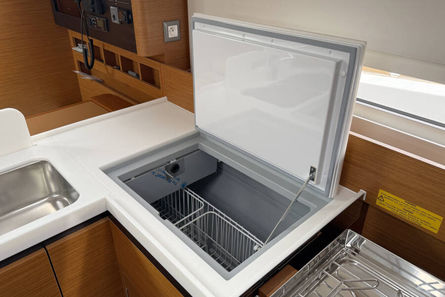 Sun Odyssey 410 | Maral