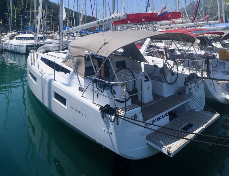 Sun Odyssey 410  | Signum Bravo