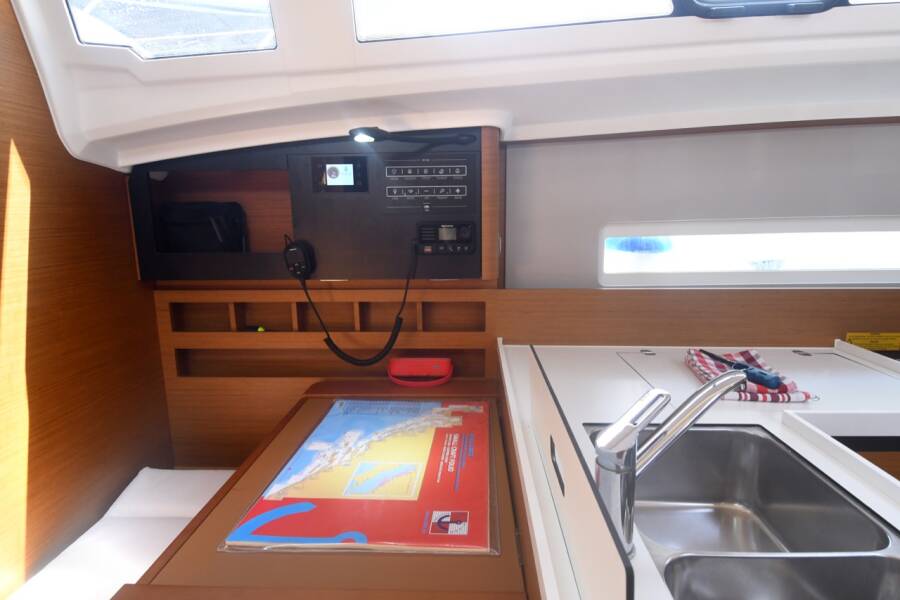 Sun Odyssey 410  | Signum Bravo