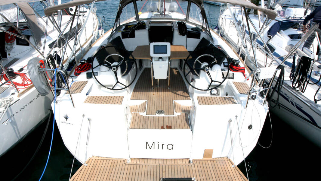 Sun Odyssey 419  | Mira