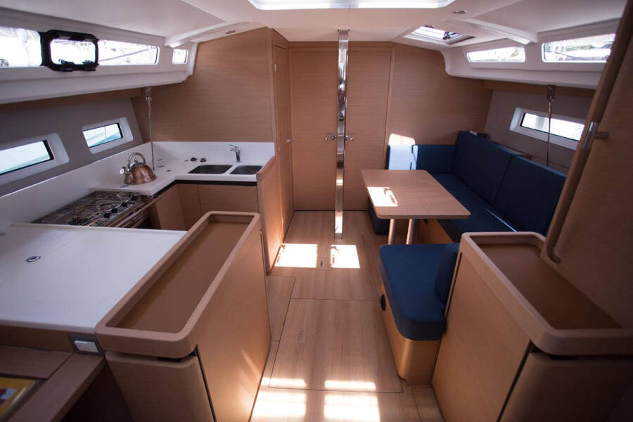 Sun Odyssey 440  | Springbank