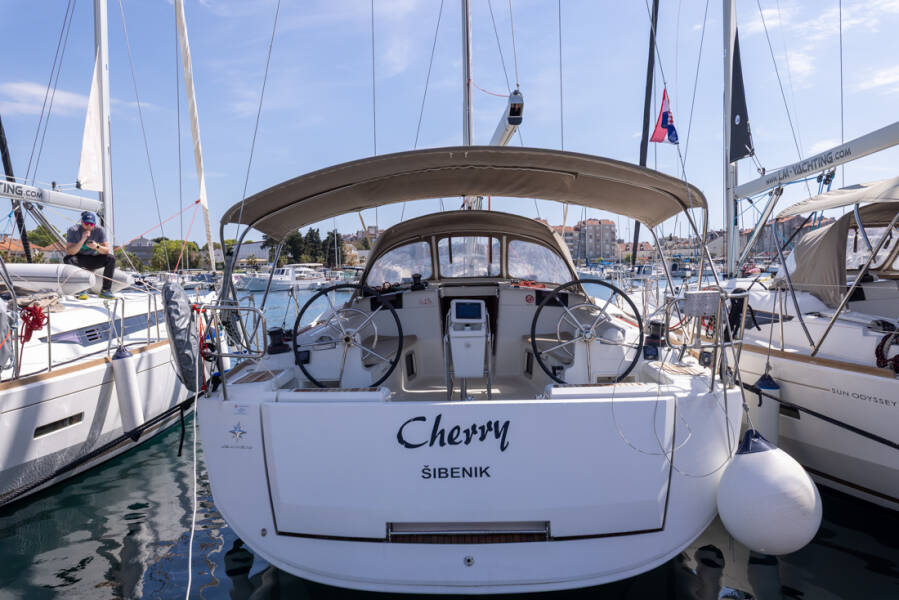 Sun Odyssey 449  | Cherry