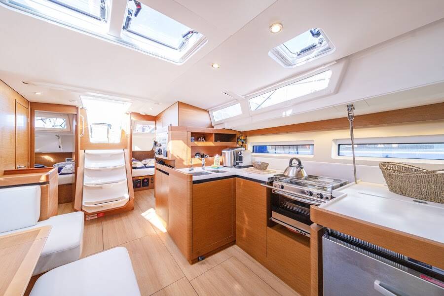 Sun Odyssey 490  | Geri