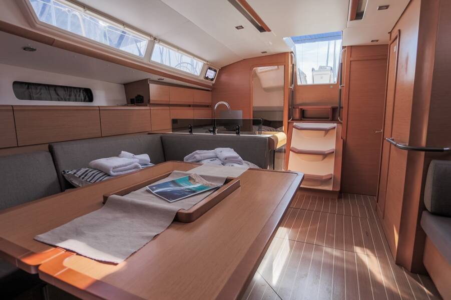Sun Odyssey - DOUBLE CABIN  | Sailing school - double cabin