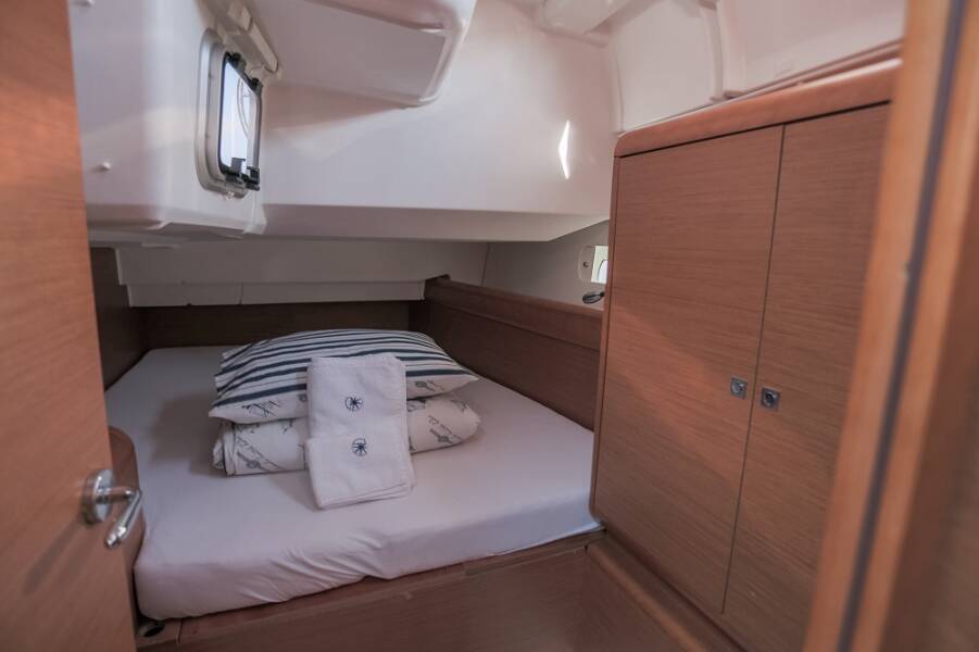 Sun Odyssey - DOUBLE CABIN  | Sailing school - double cabin