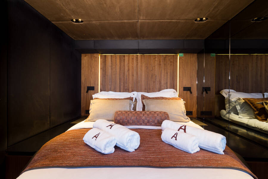 Sunreef 70 Power | Amber One