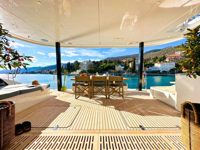 Sunreef 80  | Honeybird