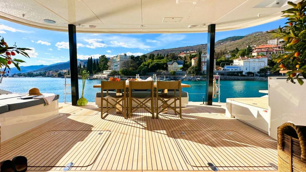 Sunreef 80  | Honeybird