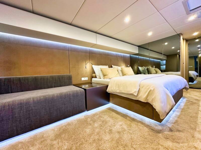 Sunreef 80  | Honeybird