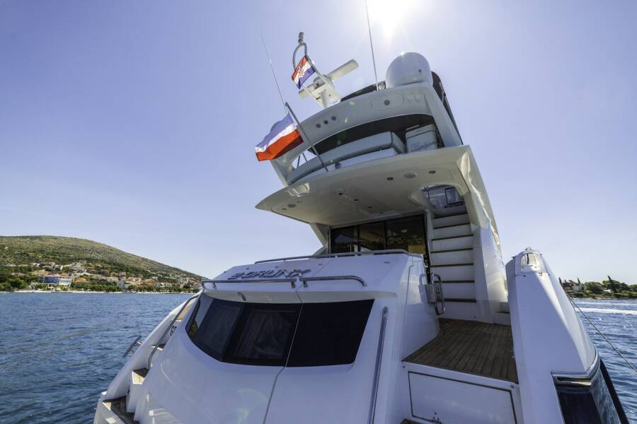 Sunseeker Manhattan 63  | 2 Drunk