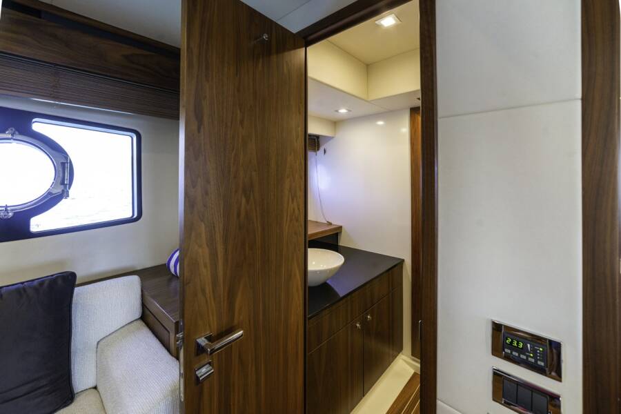 Sunseeker Manhattan 63  | 2 Drunk